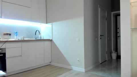 Snapshot of emma_flin chatting on 11.05.25 Emma online show from 11.05.25