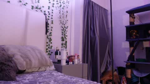 emma_johnson_ online show from 12.14.25