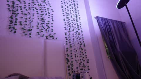 emma_johnson_ online show from 12.23.25