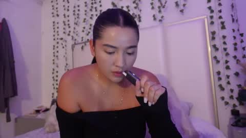 emma_johnson_ online show from 04.08.26