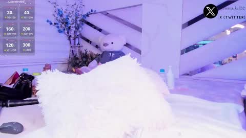 Snapshot of emma_kell chatting on 03.06.25 Emma online show from 03.06.25