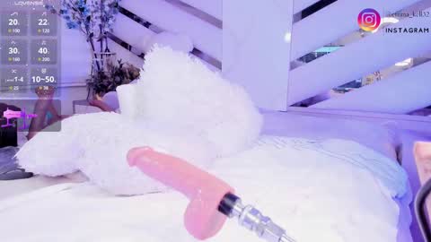 Snapshot of emma_kell chatting on 03.09.25 Emma online show from 03.09.25