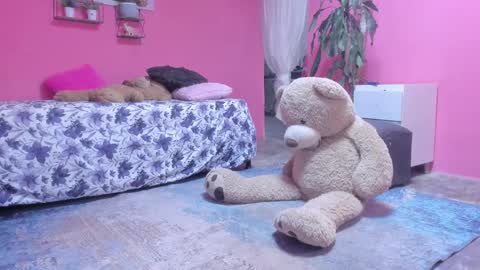 Snapshot of emma_lean chatting on 12.29.24 whises lits online show from 12.29.24