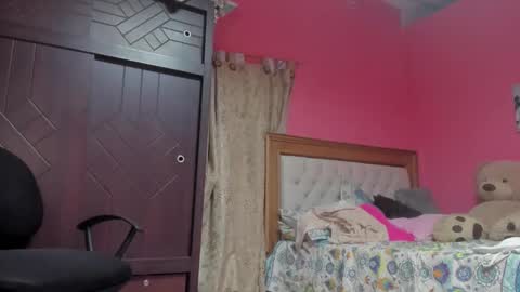 Snapshot of emma_lean chatting on 03.01.25 whises lits online show from 03.01.25