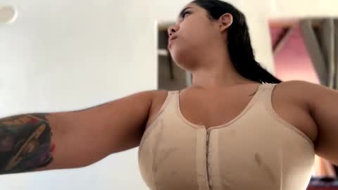 Snapshot of emma_lean chatting on 03.10.25 whises lits online show from 03.10.25