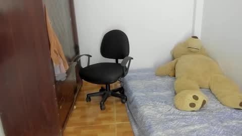 Snapshot of emma_lean chatting on 09.16.25 whises lits online show from 09.16.25