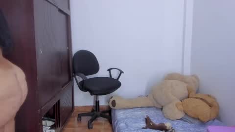 Snapshot of emma_lean chatting on 09.29.25 whises lits online show from 09.29.25