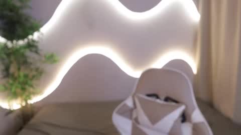 Emma online show from 11.25.25