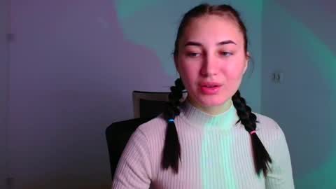 Snapshot of emma_loon chatting on 12.04.24 Emma online show from 12.04.24