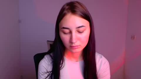 Snapshot of emma_loon chatting on 12.12.24 Emma online show from 12.12.24