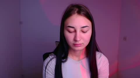 Snapshot of emma_loon chatting on 12.13.24 Emma online show from 12.13.24