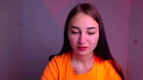 Snapshot of emma_loon chatting on 12.15.24 Emma online show from 12.15.24