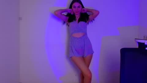 Snapshot of emma_loon chatting on 12.22.24 Emma online show from 12.22.24