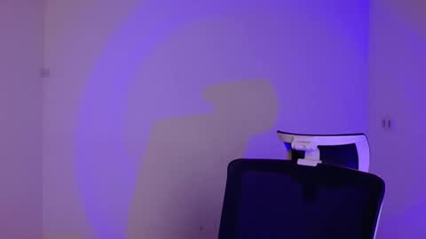 Snapshot of emma_loon chatting on 01.10.25 Emma online show from 01.10.25