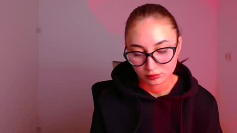 Snapshot of emma_loon chatting on 01.10.25 Emma online show from 01.10.25