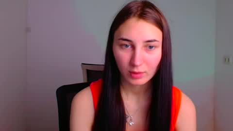 Snapshot of emma_loon chatting on 01.12.25 Emma online show from 01.12.25