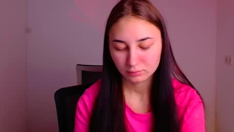 Snapshot of emma_loon chatting on 01.14.25 Emma online show from 01.14.25