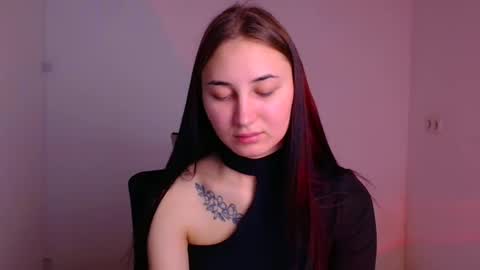 Snapshot of emma_loon chatting on 01.17.25 Emma online show from 01.17.25