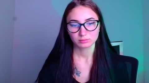 Snapshot of emma_loon chatting on 01.22.25 Emma online show from 01.22.25