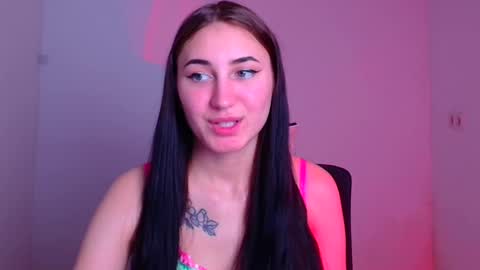 Snapshot of emma_loon chatting on 01.22.25 Emma online show from 01.22.25