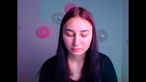 Snapshot of emma_loon chatting on 02.13.25 Emma online show from 02.13.25