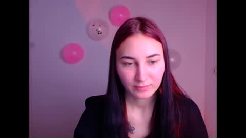 Snapshot of emma_loon chatting on 02.13.25 Emma online show from 02.13.25