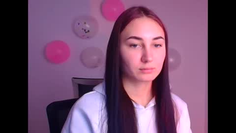 Snapshot of emma_loon chatting on 02.20.25 Emma online show from 02.20.25