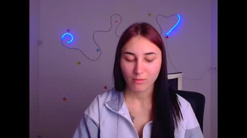 Snapshot of emma_loon chatting on 03.04.25 Emma online show from 03.04.25