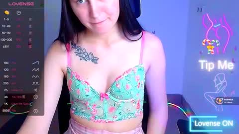 Snapshot of emma_loon chatting on 09.13.25 Emma online show from 09.13.25