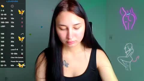 Snapshot of emma_loon chatting on 10.01.25 Emma online show from 10.01.25