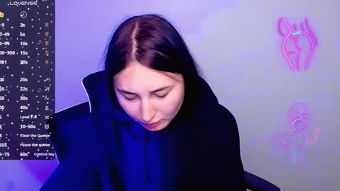 Snapshot of emma_loon chatting on 10.04.25 Emma online show from 10.04.25