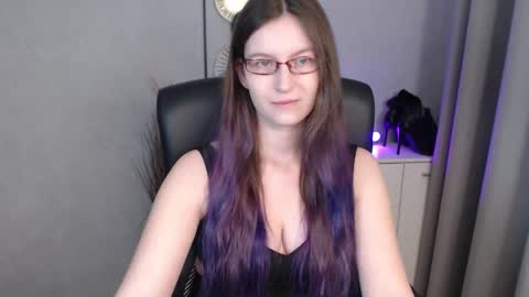 Snapshot of emma_lust94 chatting on 10.06.25 emma online show from 10.06.25