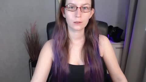 Snapshot of emma_lust94 chatting on 10.11.25 emma online show from 10.11.25