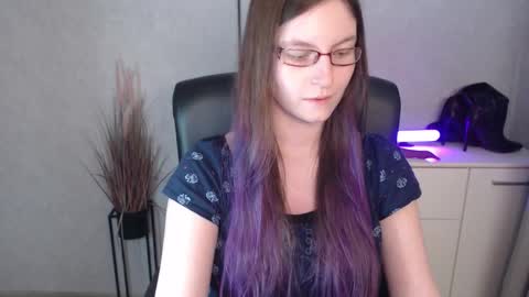 Snapshot of emma_lust94 chatting on 11.13.25 emma online show from 11.13.25