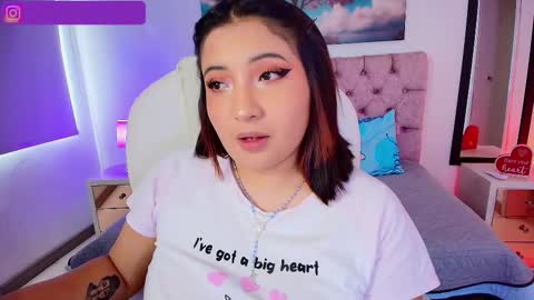 Snapshot of emma_monserratt chatting on 09.30.25 Emma Monserratt online show from 09.30.25