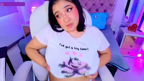 Snapshot of emma_monserratt chatting on 10.21.25 Emma Monserratt online show from 10.21.25