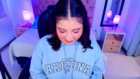 Snapshot of emma_monserratt chatting on 11.13.25 Emma Monserratt online show from 11.13.25