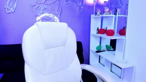 Emma Monserratt online show from 04.20.26