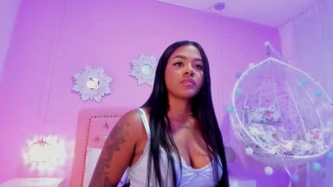 Snapshot of emma_morgann chatting on 11.21.25 Emma Morgann online show from 11.21.25