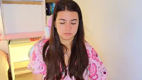 Snapshot of emma_naa chatting on 07.15.26 Emma online show from 07.15.26