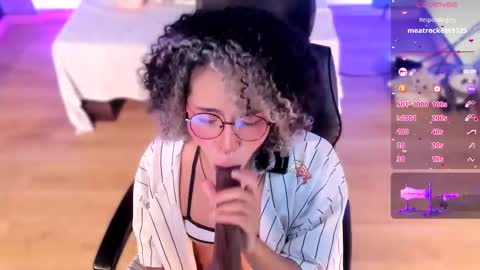 Snapshot of emma_nakamura chatting on 02.23.26 online show from 02.23.26