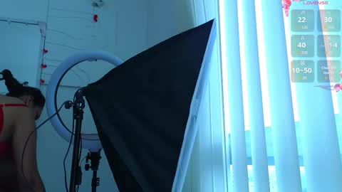 EMMA REVEES  online show from 03.08.26