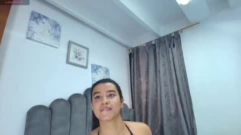 Snapshot of emma_saenz01 chatting on 04.17.26 emma_saenz01 online show from 04.17.26