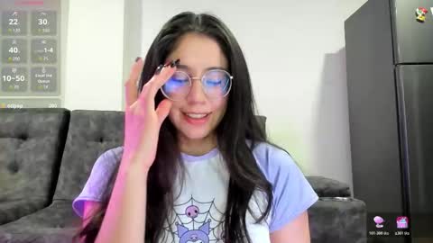 Snapshot of emma_sandovaal chatting on 10.29.25 Emma online show from 10.29.25