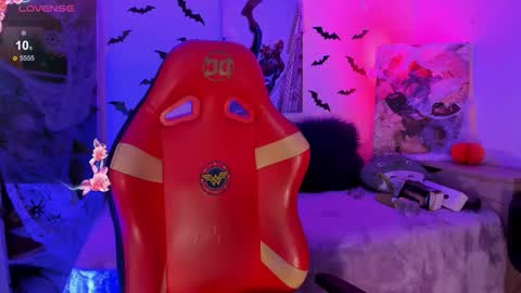 Snapshot of emma_soffia_ chatting on 10.30.25 EMMA online show from 10.30.25