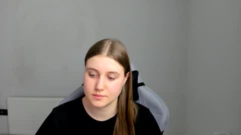 Snapshot of emma_sweettyy chatting on 06.03.26 Emma online show from 06.03.26