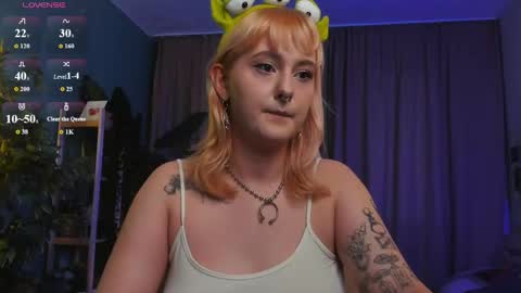 Snapshot of emma_thomps chatting on 05.31.26 Rose online show from 05.31.26
