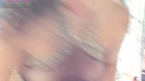 Emma Ucros online show from 09.26.25