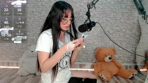 Snapshot of emma_unu chatting on 05.01.26 Emma online show from 05.01.26