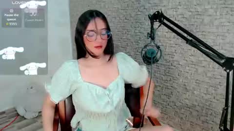 Snapshot of emma_unu chatting on 07.14.26 Emma online show from 07.14.26